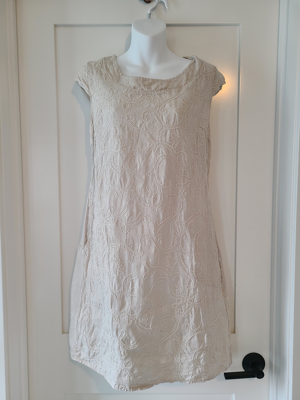 Embroidered Sequin Cap-Sleeve Linen Shift Dress in Beige